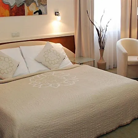 Medium Отель 4*