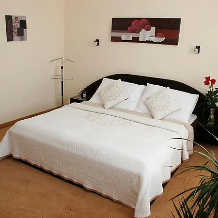 Medium Hotel 4*