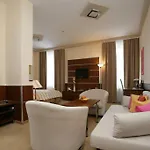 Medium Hotel
