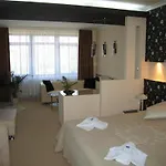 Medium Hotel 4*