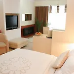 Medium 4*